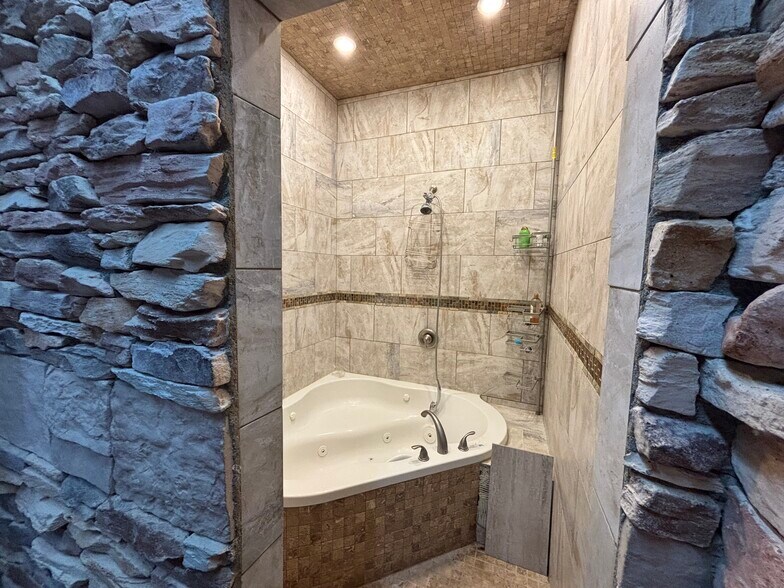 More Photos Of 10101 Highway 87, Lubbock Warehouse For Sale