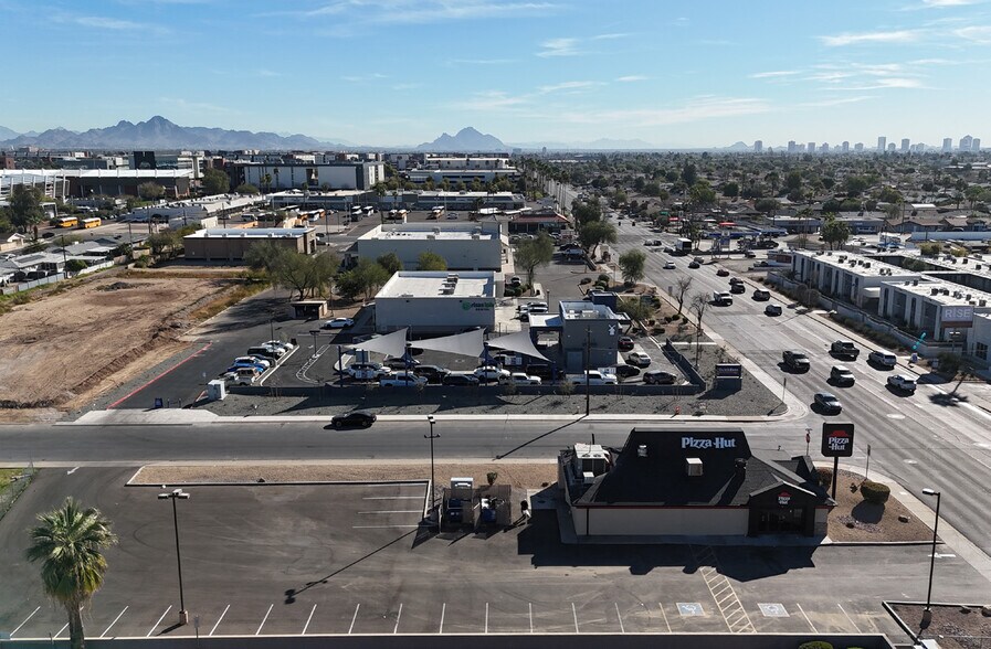 More Photos Of 3602 W Camelback Rd, Phoenix Storefront Retail Office For Sale