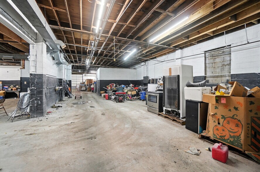 More Photos Of 603 S Broadway St, Dayton Warehouse For Sale