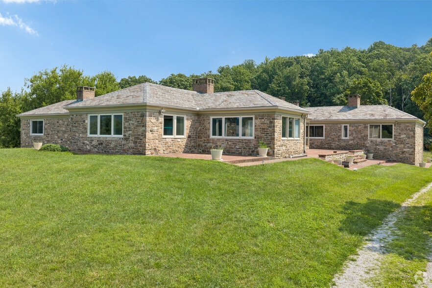 More Photos Of 1207 Flohrs Church Rd, Biglerville Hospitality For Sale