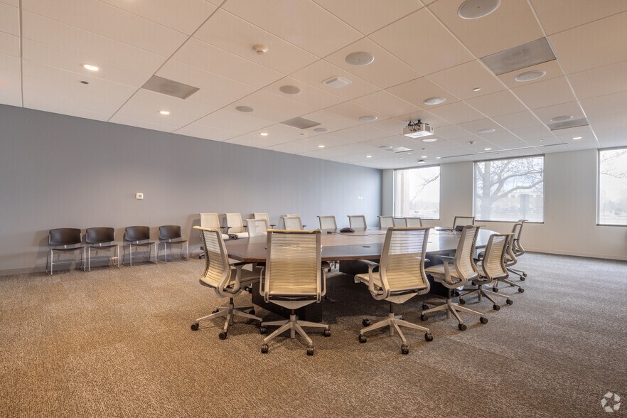 More Photos Of 850-868 Technology Way, Libertyville Office For Lease