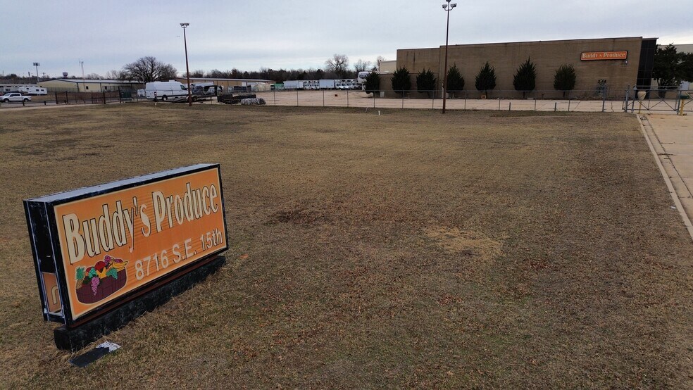 More Photos Of 8716 SE 15th St, Oklahoma City Distribution For Sale