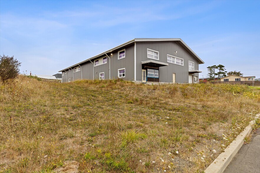 More Photos Of 1025 NW Grove st, Newport Industrial For Sale