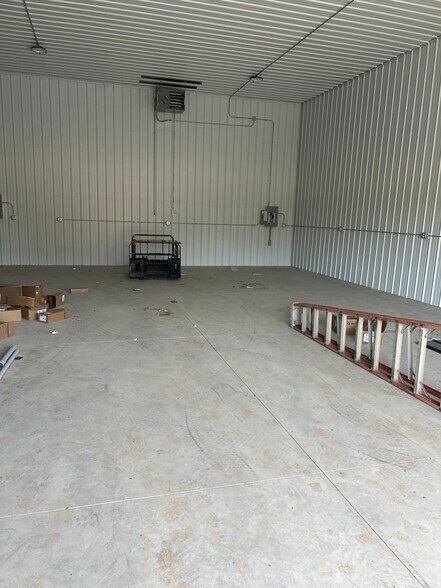 More Photos Of 4947 Lockport Rd, Lockport Industrial For Lease