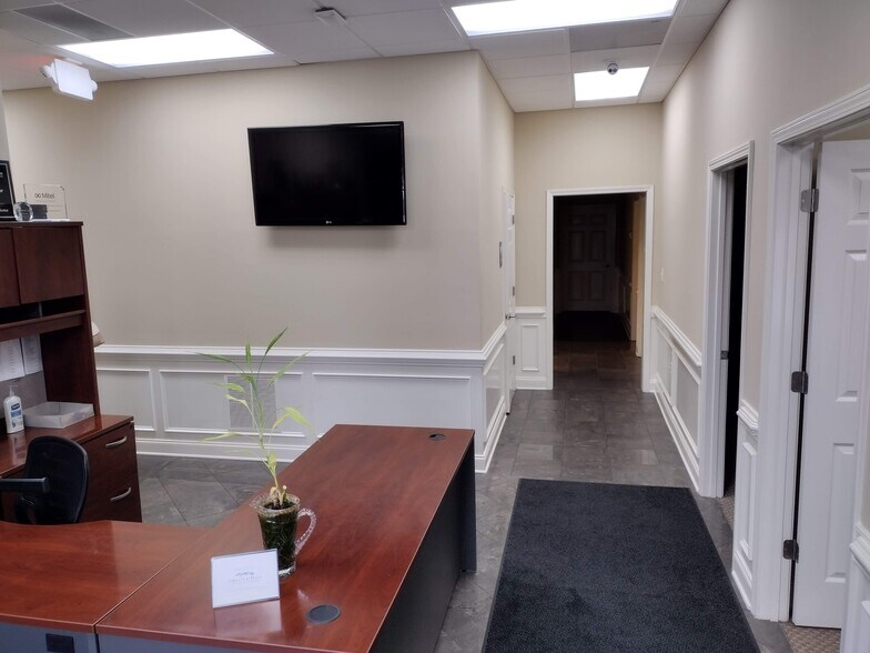 More Photos Of 5207 Belle Wood Ct, Buford Warehouse For Lease