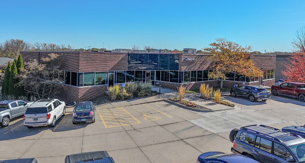 More Photos Of 12119 Stratford Dr, Clive Office For Lease