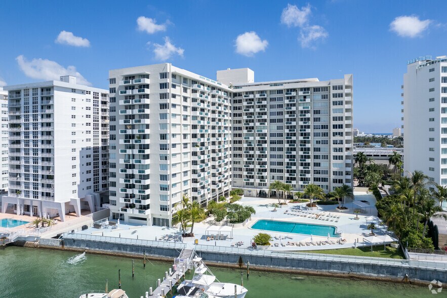 Primary Photo Of 1200 West Ave, Miami Beach Apartments For Sale