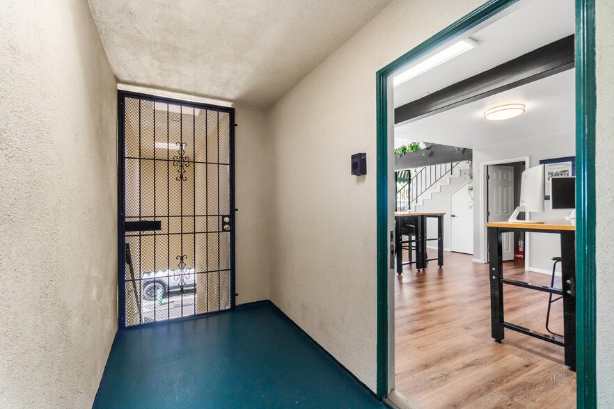 More Photos Of 2734 E Broadway, Long Beach Loft Creative Space For Sale