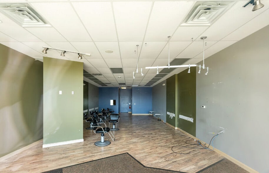 More Photos Of 1200-1252 N Nappanee St, Elkhart Unknown For Lease