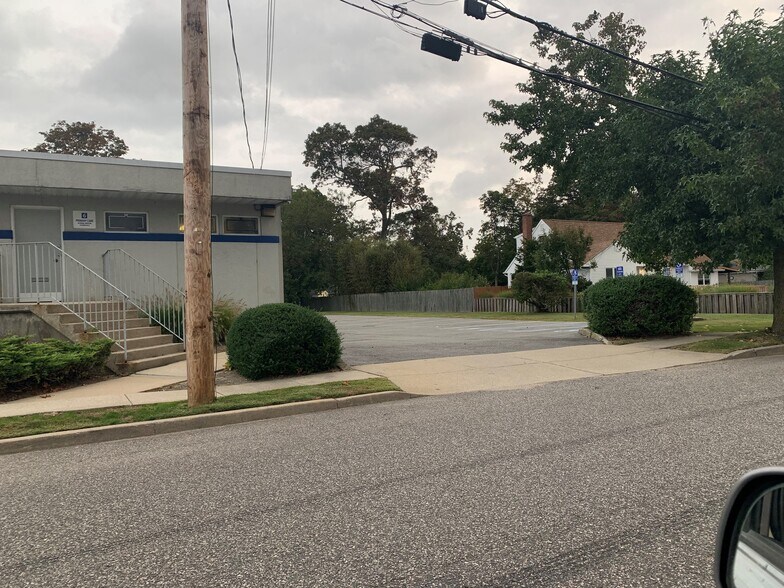 More Photos Of 111 Carleton Ave, Islip Terrace Medical For Lease