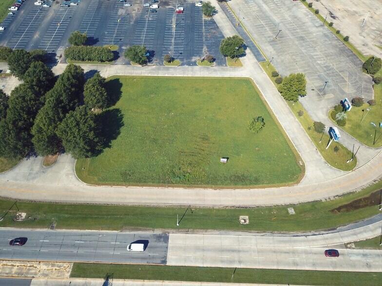 More Photos Of 8670 Airline Hwy, Baton Rouge Storefront Retail Office For Lease