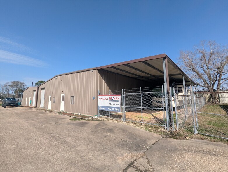 More Photos Of 635 Langham Rd, Beaumont Warehouse For Sale