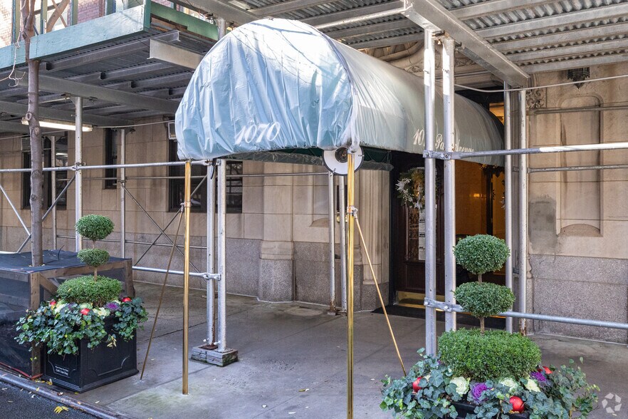 More Photos Of 1070 Park Ave, New York Apartments For Sale