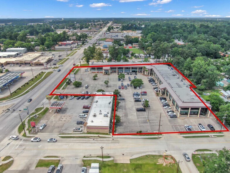 More Photos Of 1712 N Frazier St, Conroe General Retail For Sale