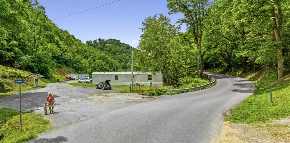 More Photos Of 548 Harolds Branch Rd, Pikeville Manufactured Housing Mobile Home Park For Sale