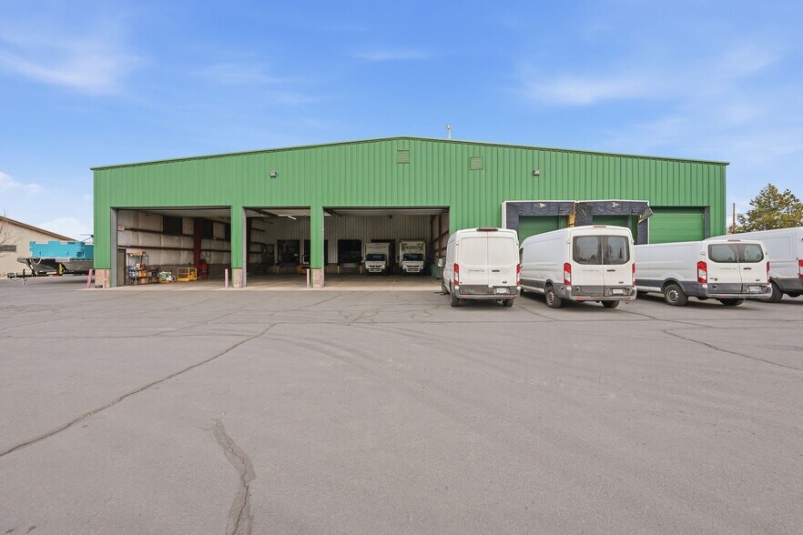 Primary Photo Of 273 SE 9th St, Bend Distribution For Lease