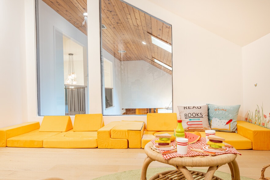 More Photos Of 37 Patricia Dr, Pleasant Valley Specialty For Sale