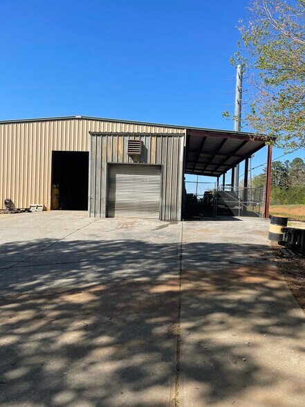 More Photos Of 20 Mcadams Dr, Tallapoosa Light Distribution For Lease