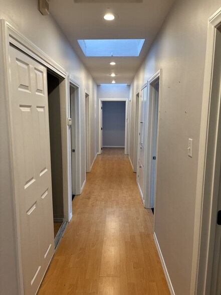 More Photos Of 265 E Orange Grove Ave, Burbank Medical For Lease