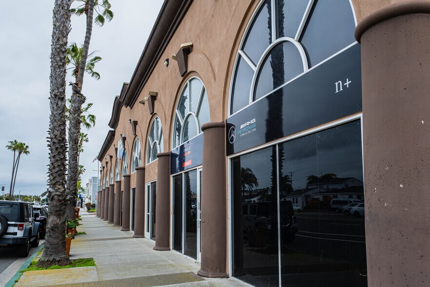 More Photos Of 5470 E 2nd St, Long Beach Storefront For Lease