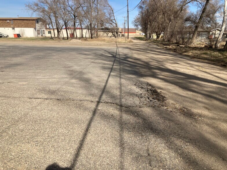 More Photos Of 2500 Burdick Expy E, Minot Land For Sale