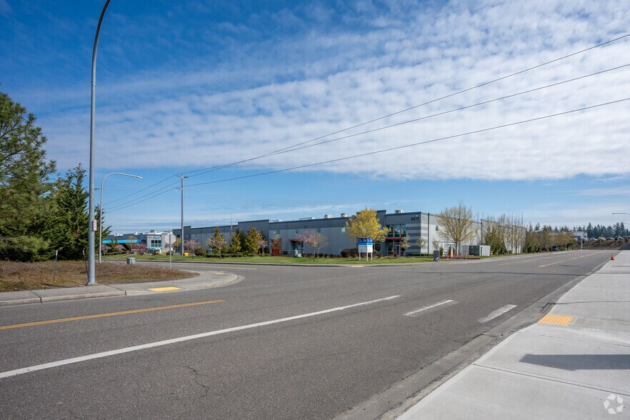 More Photos Of 6611 Associated Blvd, Everett Warehouse For Sale