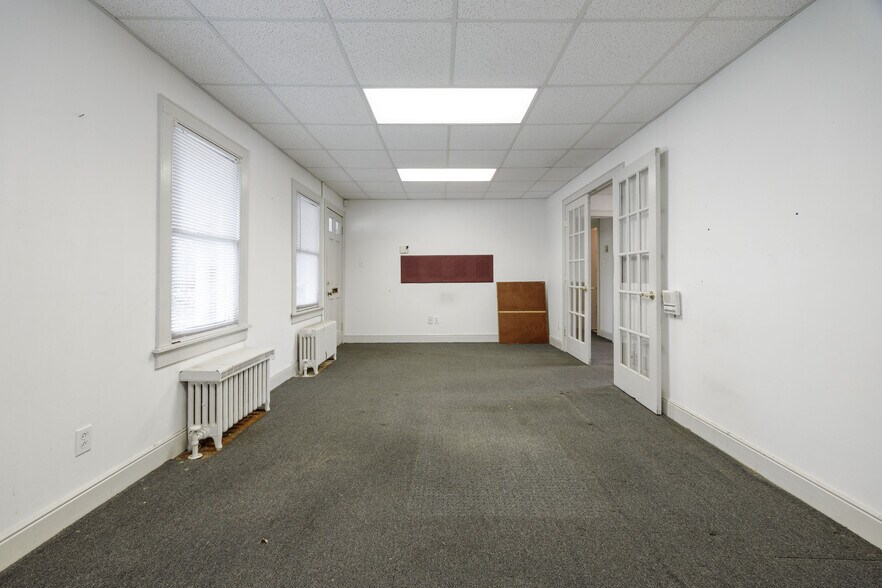 More Photos Of 217 E Williamsburg Rd, Sandston Office For Sale
