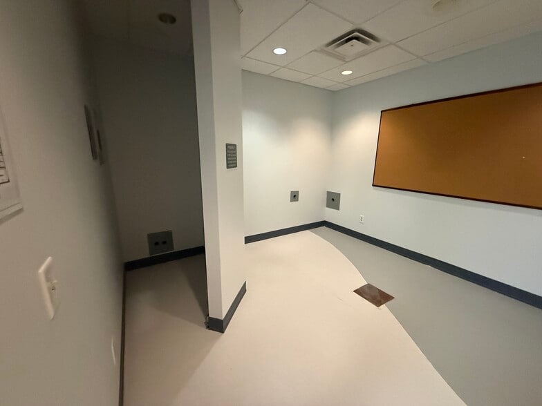 More Photos Of 4661 Sawmill Rd, Upper Arlington Medical For Lease