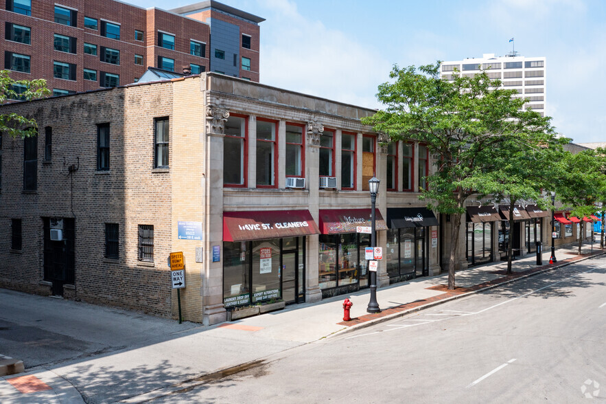 Primary Photo Of 518 Davis St, Evanston Storefront For Lease