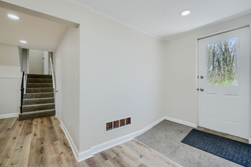 More Photos Of 716 S Main St, Bel Air Office Residential For Sale