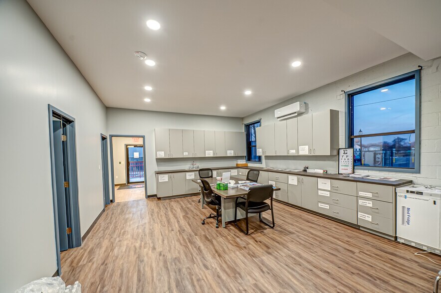 More Photos Of 24 Railroad Ave, Patchogue Office For Sale