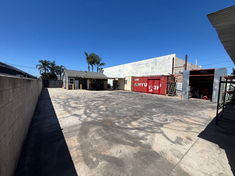 More Photos Of 10662 Chestnut Ave, Stanton Warehouse For Sale