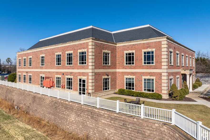 More Photos Of 9900 Independence Park Dr, Richmond Unknown For Lease