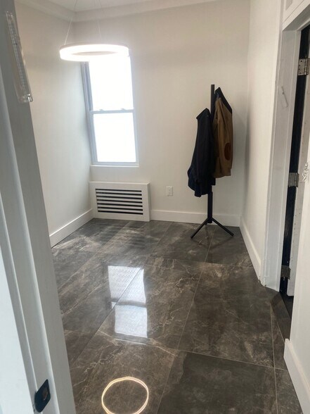 More Photos Of 136-140 Cedarhurst Ave, Cedarhurst Storefront Retail Residential For Lease