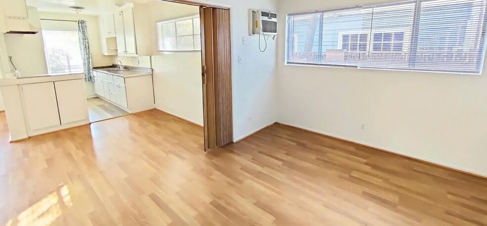 More Photos Of 14205 Burbank Blvd, Van Nuys Apartments For Sale