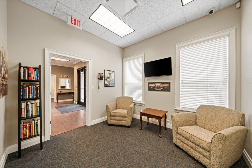 More Photos Of 17411 Bridge Hill Ct, Tampa Loft Creative Space For Sale