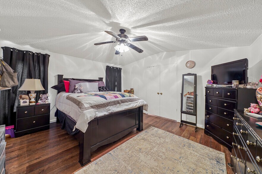 More Photos Of 19645 Nordt Rd, Damon Land For Sale