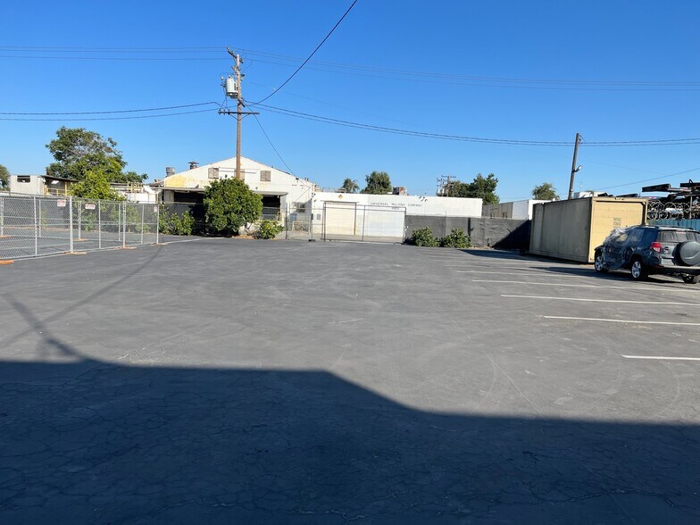 More Photos Of 10859 Drury Ln, Lynwood Land For Lease