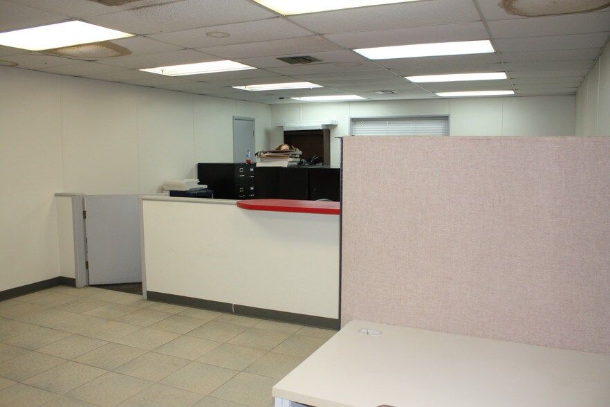 More Photos Of 3915 W Wall St, Midland Auto Dealership For Sale