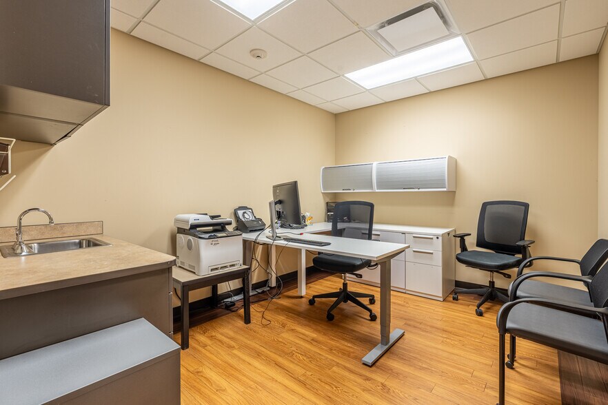 More Photos Of 16610 W 159th St, Lockport Medical For Sale