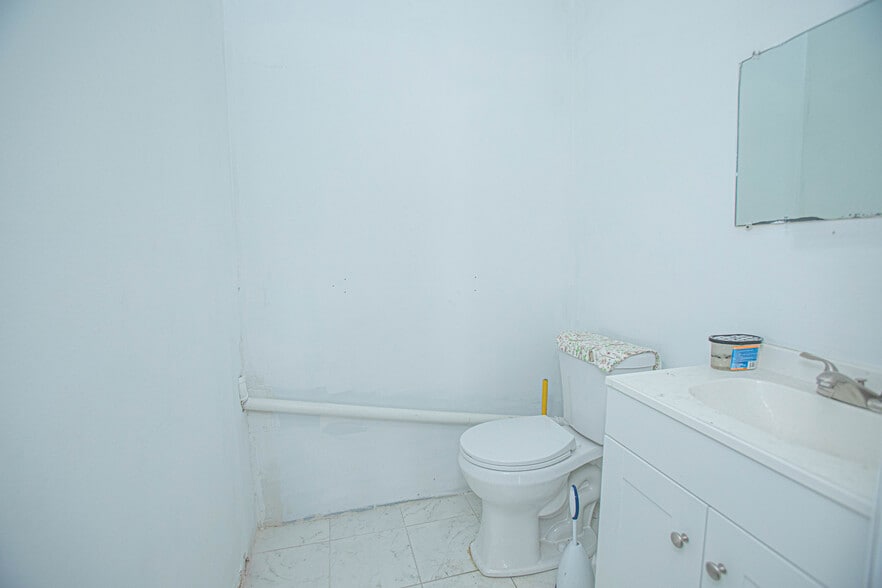 More Photos Of 51 N Bumby Ave, Orlando Unknown For Sale