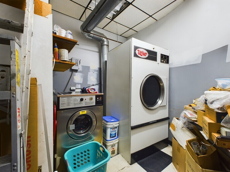 More Photos Of 2138 S Mannheim Rd, Westchester Restaurant For Sale