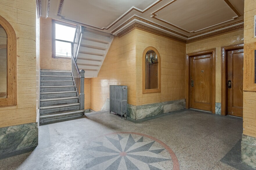 More Photos Of 87-87 116th St, Richmond Hill Multifamily For Sale
