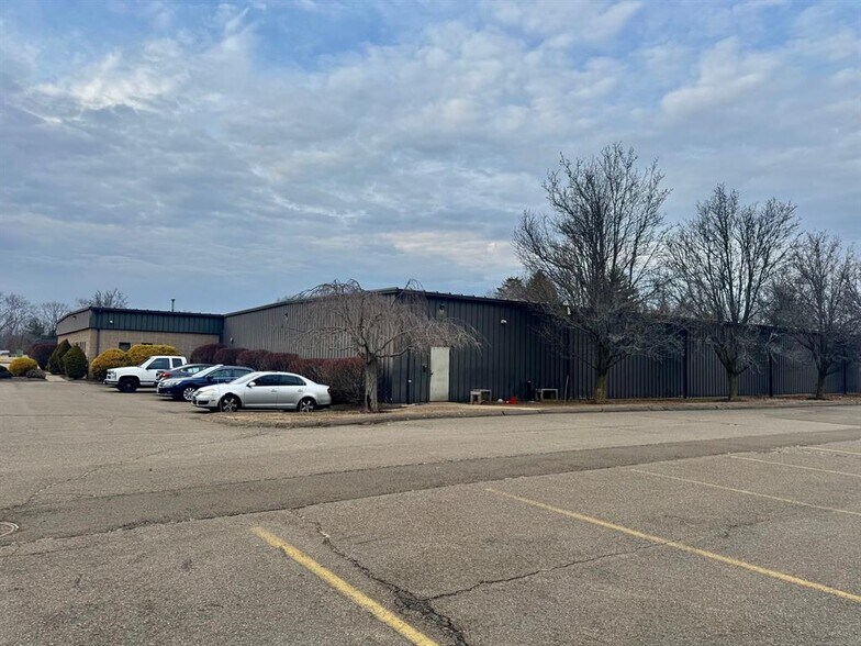 More Photos Of 8 Baldwin Dr, Branford Manufacturing For Lease