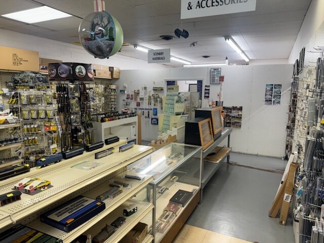 More Photos Of 7547 Williamson Rd, Hollins Storefront For Lease