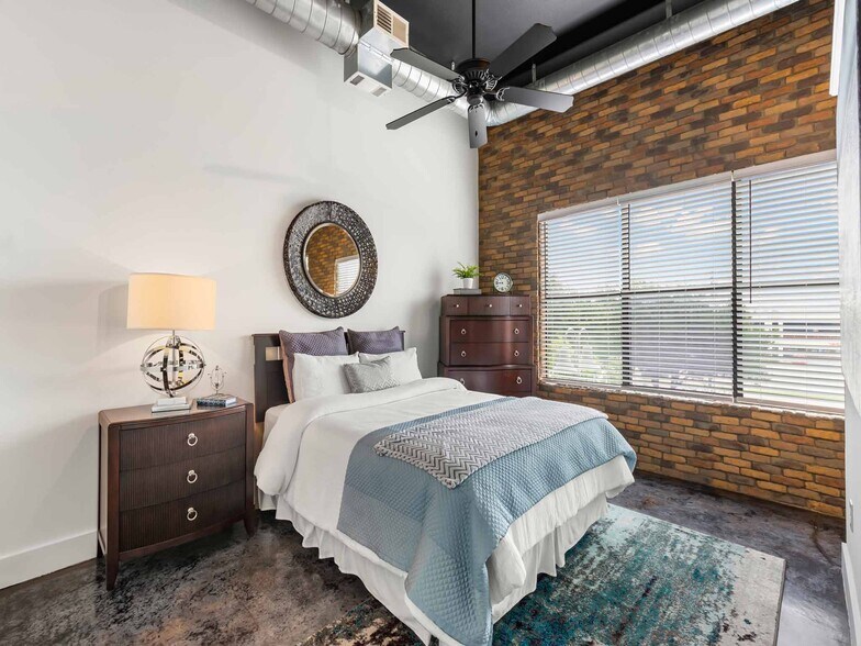 More Photos Of 2000 E Arapaho Rd, Richardson Apartments For Lease