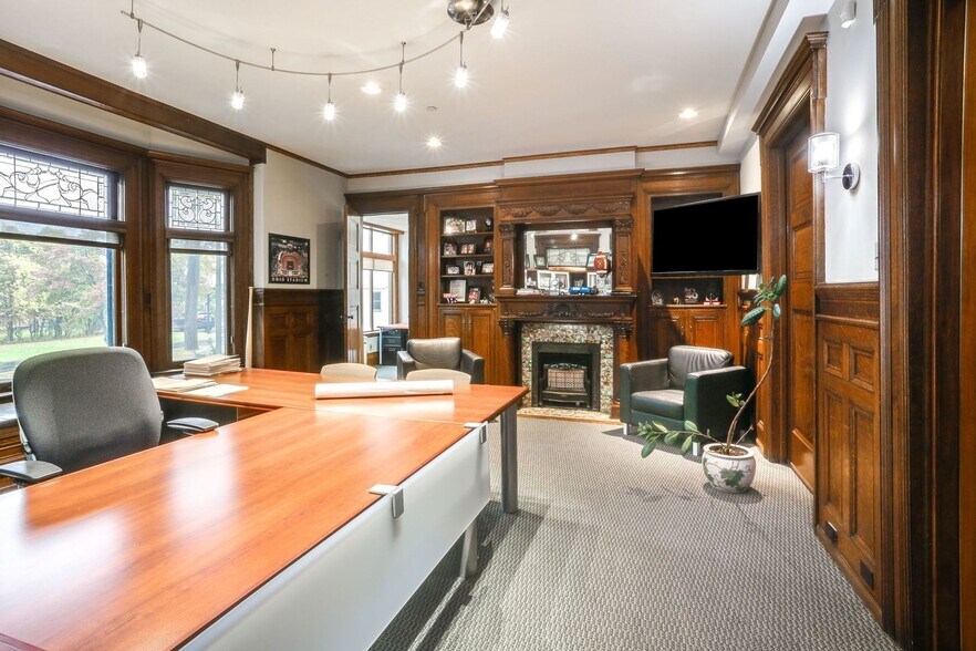 More Photos Of 4588 S Park Ave, Hamburg Office Residential For Sale