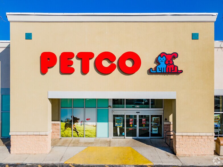 More Photos Of 9550-9690 Us Highway 19, Port Richey Unknown For Lease