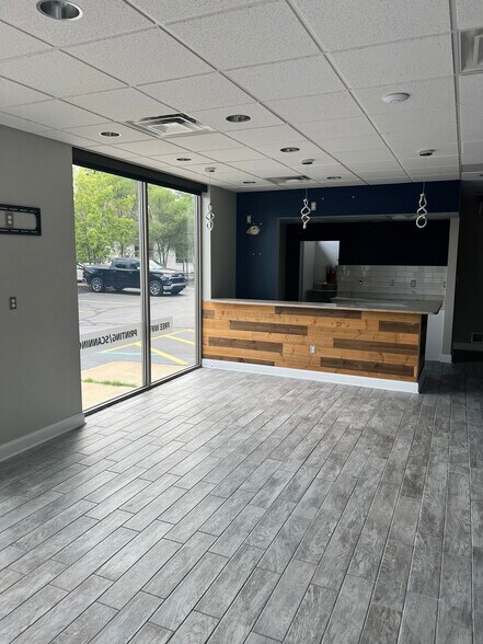 More Photos Of 53 S Washington St, Oxford Storefront For Sale