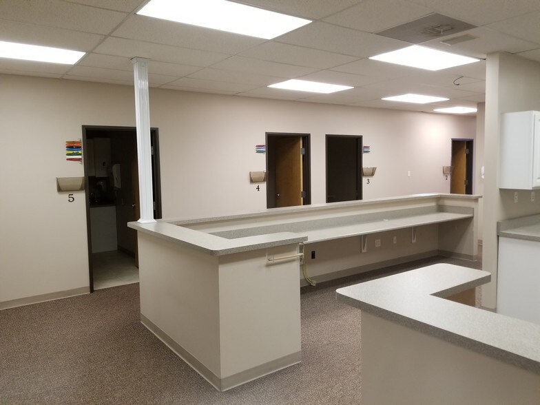 More Photos Of 239 Ash St, Tipton Medical For Lease
